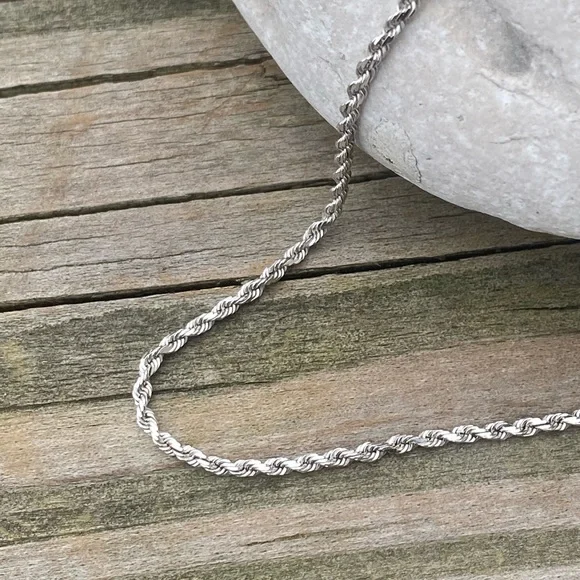SOLD 💲Solid 18k white gold rope chain 2mm Diamond cut finish 16 inch - Picture 2 of 12